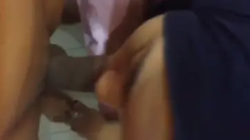 Di BJ Cewek Jilbab Hitam Cubit Puting
