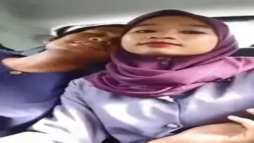 Ukhti Hijab Cantik Pasrah Goyang Kasur Taksi