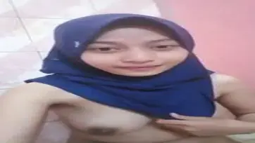 Ukhti Melly Hijab Cantik Part 1 Bersantai Kasur